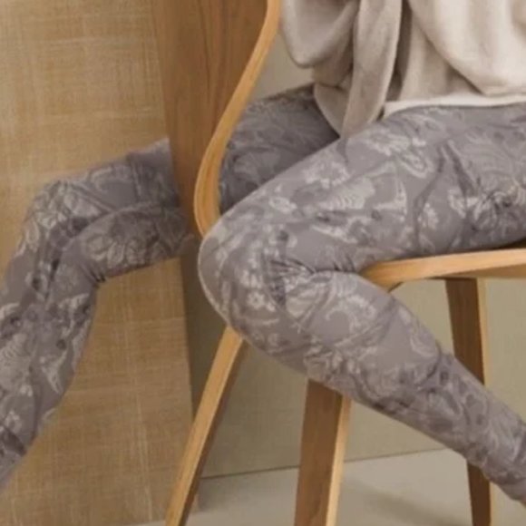 🥰 CHICO’S 0 ZENERGY PAISELY FLORAL SCROLL LEGGINGS – NWOT – 4/6 🥰 - Picture 15 of 15